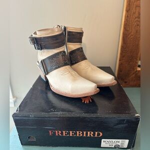 Freebird by Steven Waylon Boots in Cream and Brown